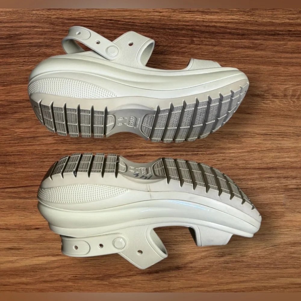 CROCS Mega Crush Sandal SZ 8